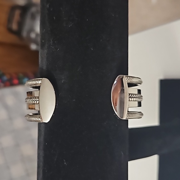 Premier Watch - Picture 2 of 3